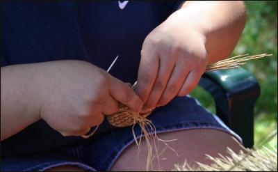 Weaving Pine Needle Basket