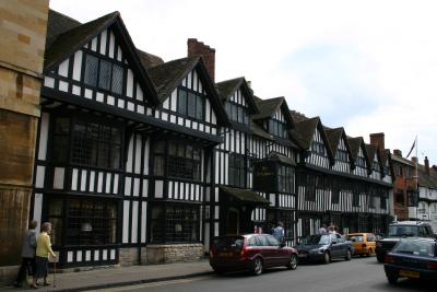 Stratford-upon-Avon: Beautiful rows of Tudor Houses