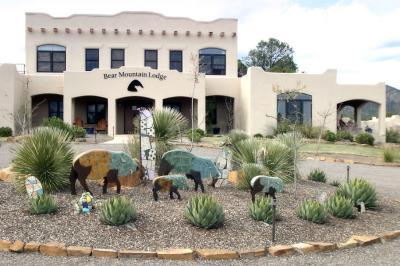 Bear Mountain Lodge