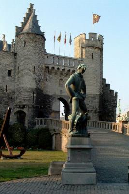 Castle 'Het Steen' & Statue 'Lange Wapper'