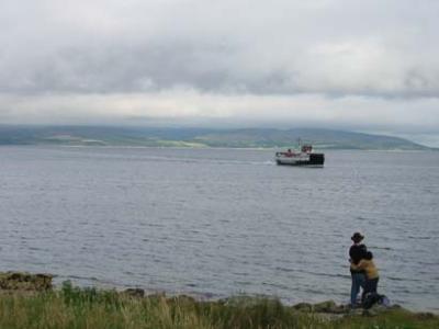 Ferry coming to Lochranza.jpg