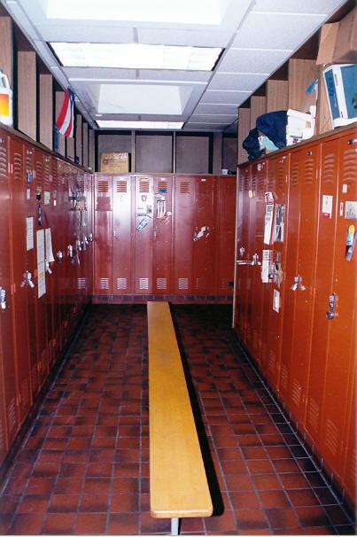 Quarters of E-3/E-4. View of locker room.