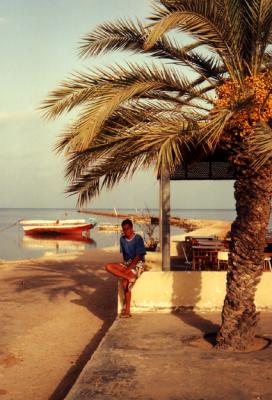 Tunisia305_LennertRelaxing.jpg