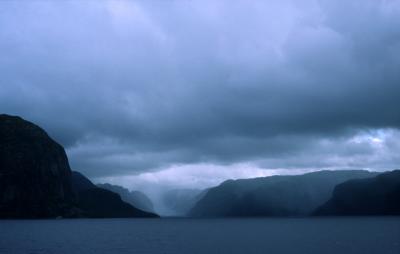 Norway041_Scenery_Hjelmeland.jpg