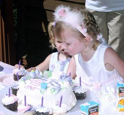 emma-party-m10016.jpg