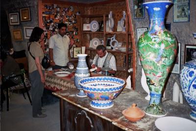 Sirce ceramics workshop in Avanos; hand-painting