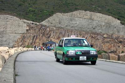 So much traffic at the Main Dam 交通繁忙的東大壩