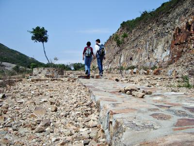 Newly constructed foot path after the Main Dam  東壩後新修築的小徑