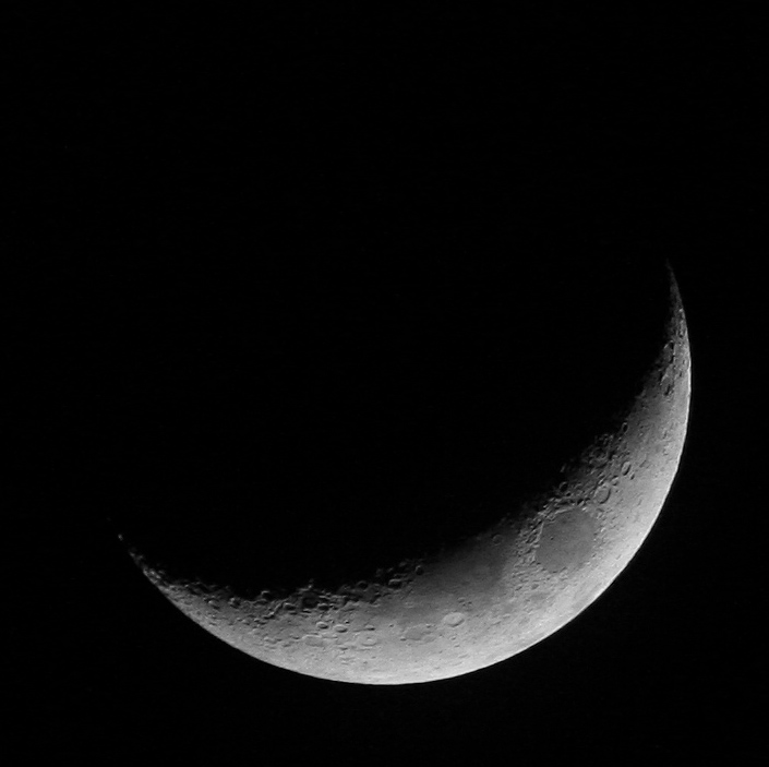 2005-02-12: Waxing Crescent Moon