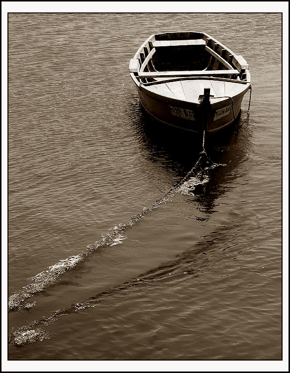 13.04.2004 ...  Little lonely boat ...