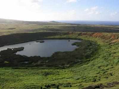 El crater del Raraku