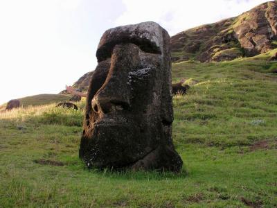 Este moai desarroll brazos
