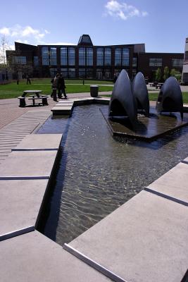04-23-2004Syre Center and Fountain