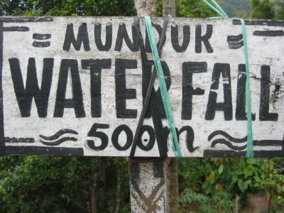 Manduk waterfall sign