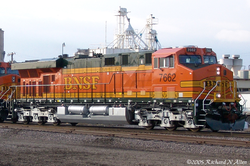 BNSF ES44DC #7662