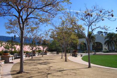 u43/rn65/medium/28143644.ChasePalmparkpathway.jpg