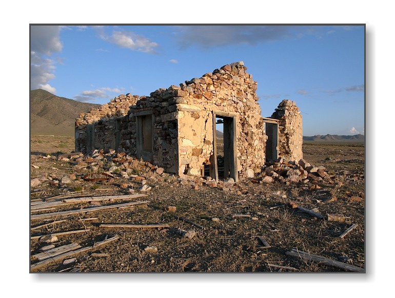 <b>Ghost Town</b><br><font size=2>Newhouse, UT