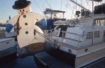 01-30 A Snowman in Hot South Pacific