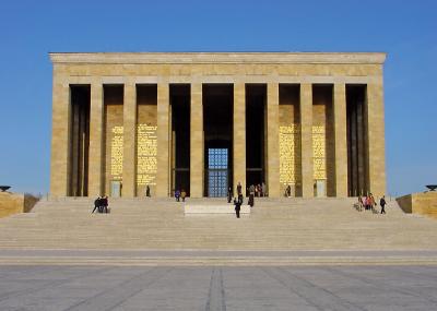 u43/stfchallenge/medium/28247863.SymmetryofGrandeur.jpg