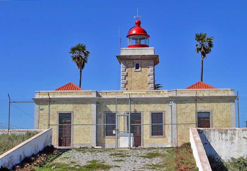 Lighthouse Symmetry<br><font size=1>by ???</font>