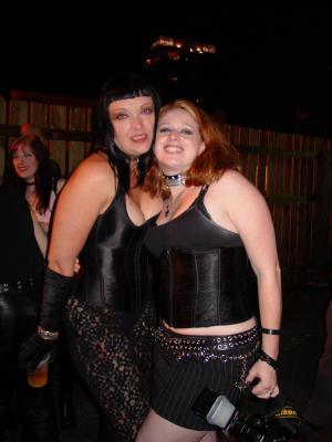 Dsc05313.jpg April and Nikki