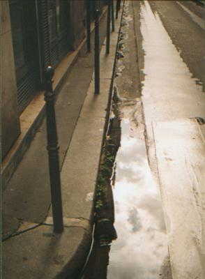 paris wet alley