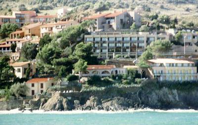 collioure bay - l'hotel les caranques