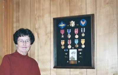 u43/yogib/medium/27850029.Fathersmedals.jpg