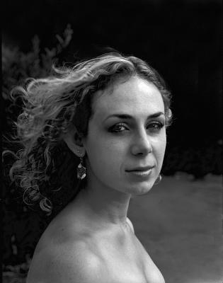 u44/afildes/medium/28371731.SarahBW1.jpg