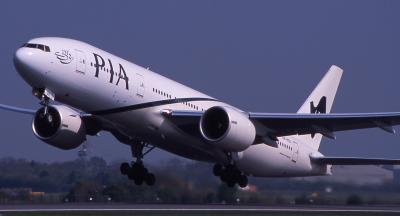 AP-BGL PIA B777 Rotate1.jpg