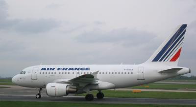 F-GUGA Air France A318 07.05.04.jpg
