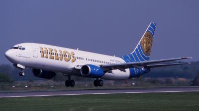 u44/airpaul/medium/28744023.5BDBHHeliosB737400.jpg