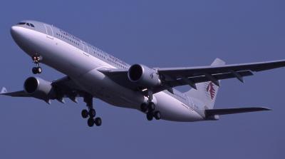 u44/airpaul/medium/28744914.A7ACDQatarAirwaysA330200climbingoff24L.jpg