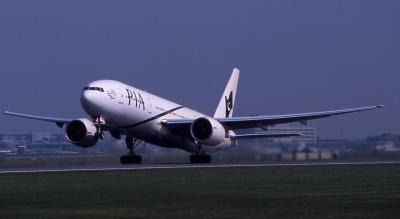 AP-BGL PIA B777 Rotate.jpg