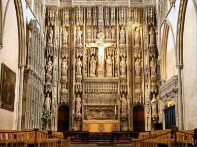 20 Reredos and Abbots Chantries 87000345 2.jpg