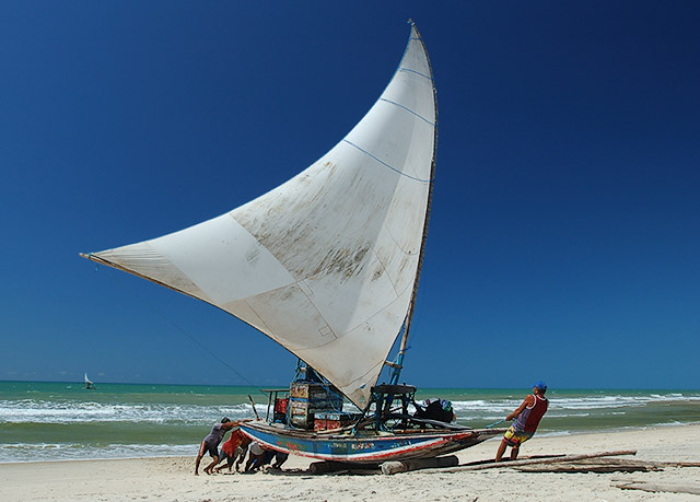 Jangadas na praia do Porto das Dunas, Aquiraz, CE
