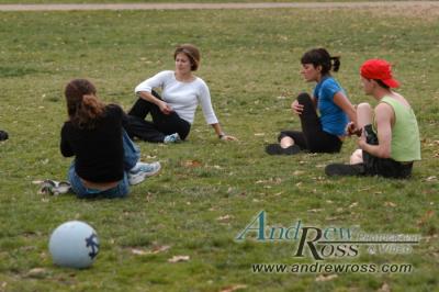 u44/andrewross/medium/28560211.kickball41.jpg
