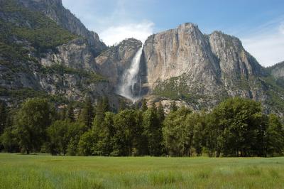 Yosemite waterfall.jpg