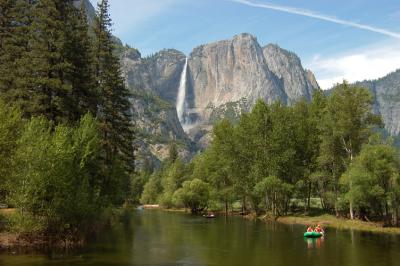 Yosemite waterfall2.jpg
