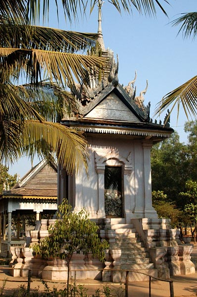 This monument is located at Wat Thmei north of Siem Reap, just west of the main road to Angkor Wat