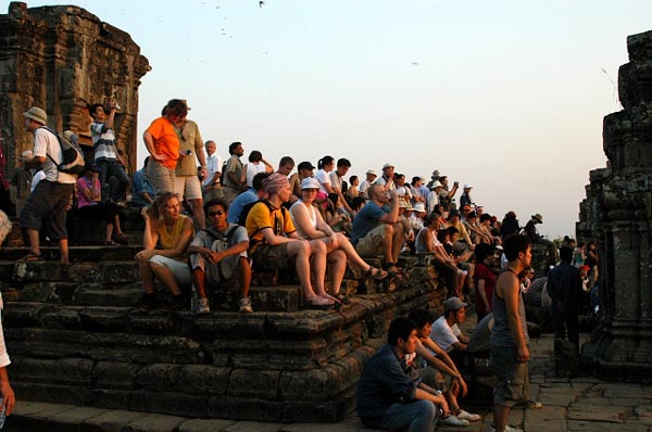 Tourists waiting for sunset at Phnom Bakheng