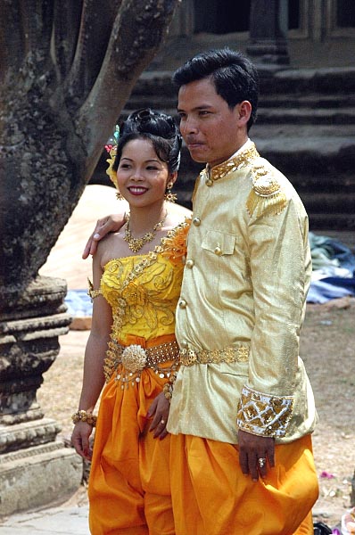 Cambodian wedding party at Angkor Wat for photos