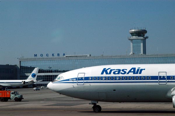 Kras Air IL-86 at Moscow-Domodedovo
