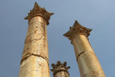 039 Jerash, columns