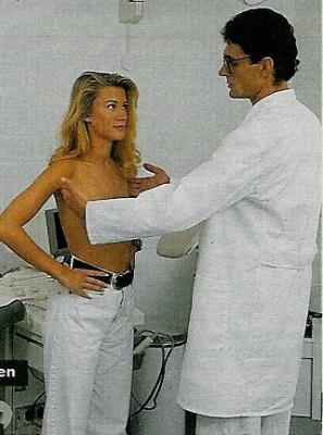 Sandra beim Frauenarzt 04.jpg