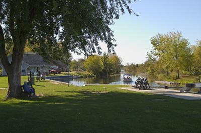 Merrickville Lock with electric boat