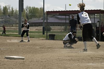 Anna throwing to Jessica 2