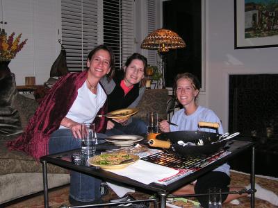 Lory, Maria, & M chowing down