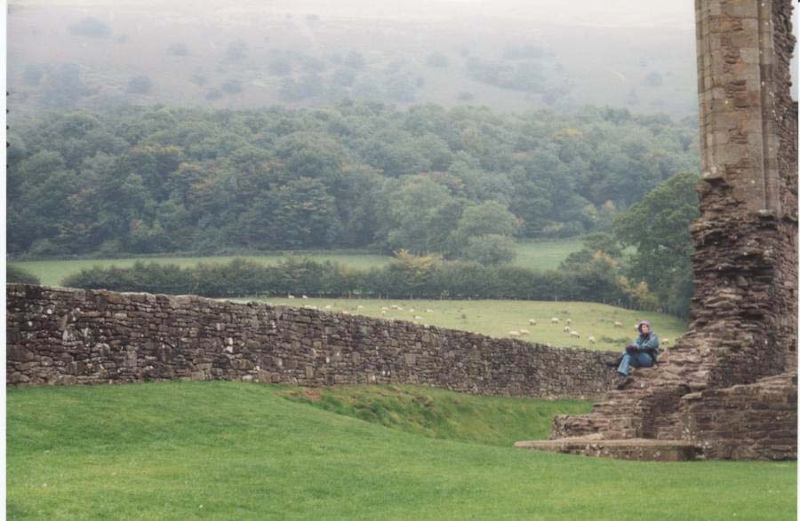 llanthony 001.jpg