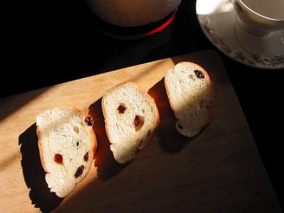 Raisin Bread*